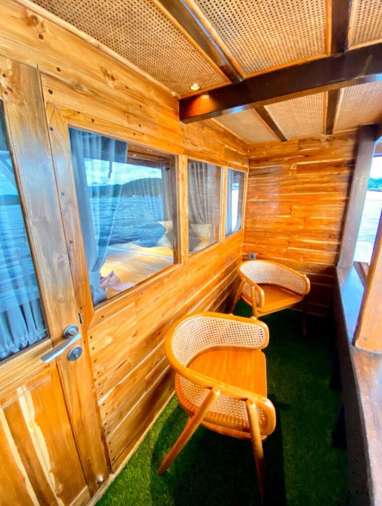Refviero_Komodo-Liveaboard-Phinisi_Deluxe-Cabin