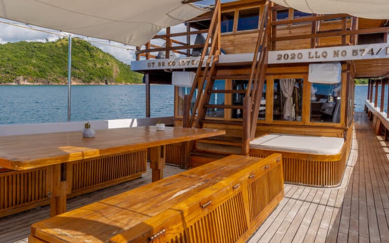 Refviero_Komodo-Liveaboard-Phinisi_Boat